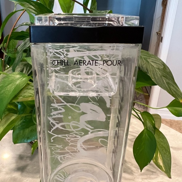 Corkcicle One Wine Chiller Aerate Pour 3-in-1 Bottler Cooler Storage - Picture 6 of 6